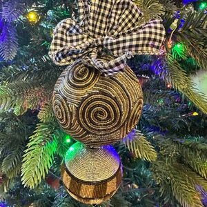 Elegant Gold and Black Beaded Ornament